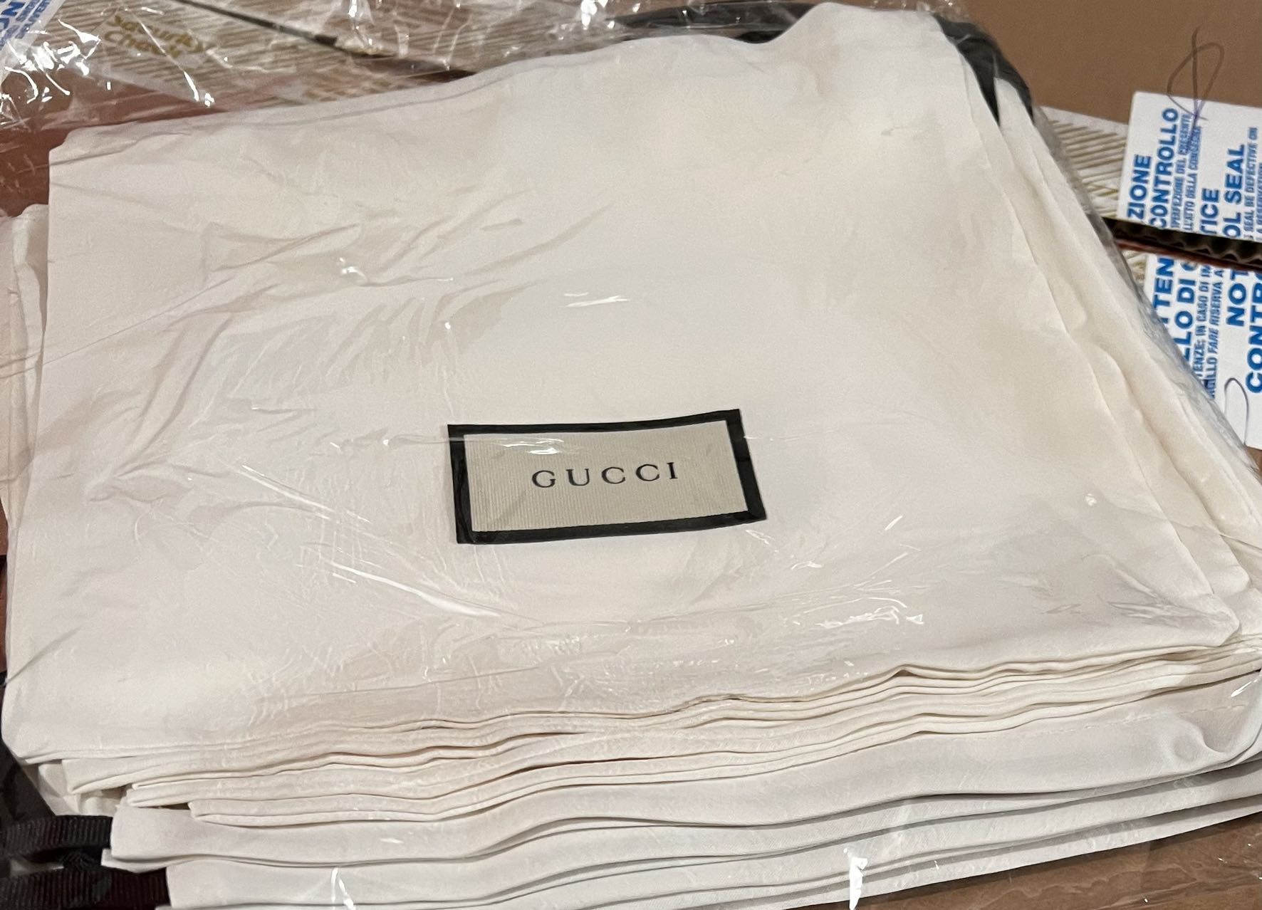 47117 - GUCCI BELTS CARRYOVERS Europe